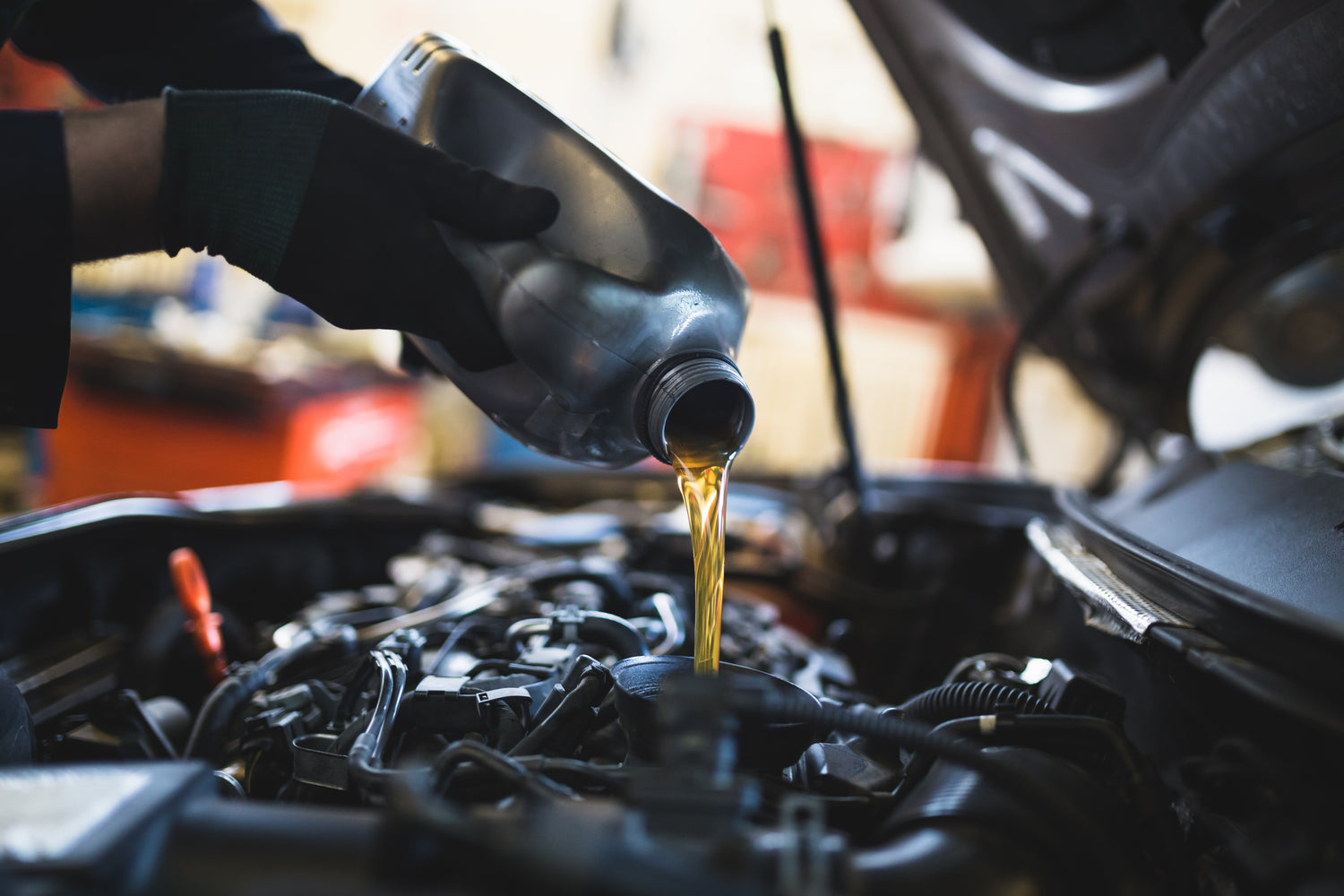Dusko - stock.adobe.com
Car Mechanics Garage